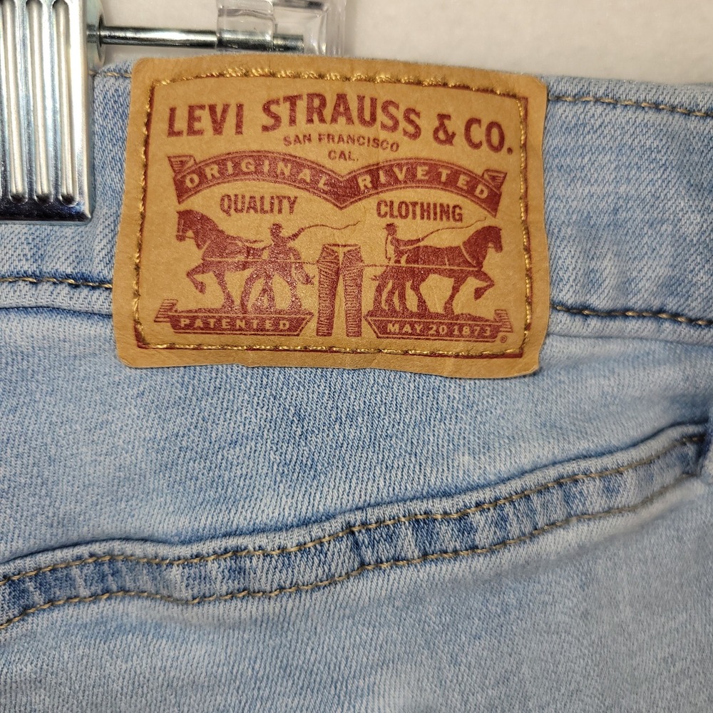 Levi Strauss & Co 311 Shaping Skinny Capri Womens 24W Light Blue Denim - Picture 6 of 10